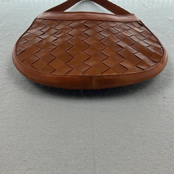 BRAVE - women’s Ava Vachetta Tan luxe leather shoulder bag hand woven - Picture 8 of 10